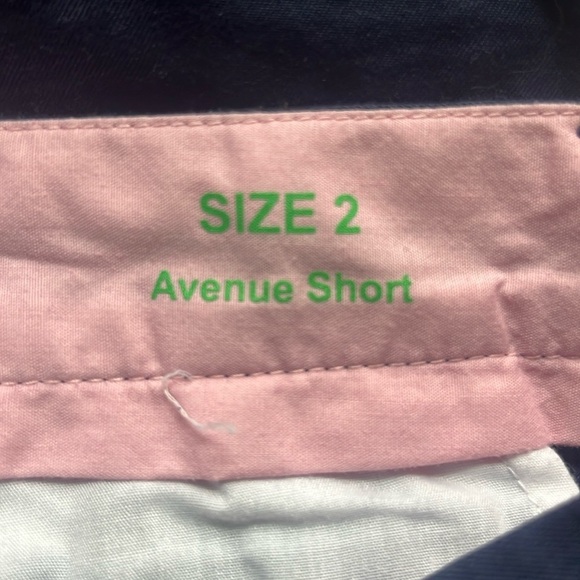 Lilly Pulitzer navy blue cotton Avenue shorts size 2 . - Picture 3 of 9